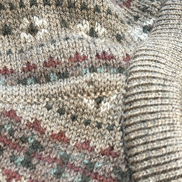 FAHERTY BRAND 100% Merino Wool Sweater - Picture 7 of 10